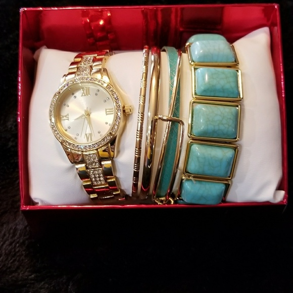 Woman's Watch Gift Set - Picture 2 of 4